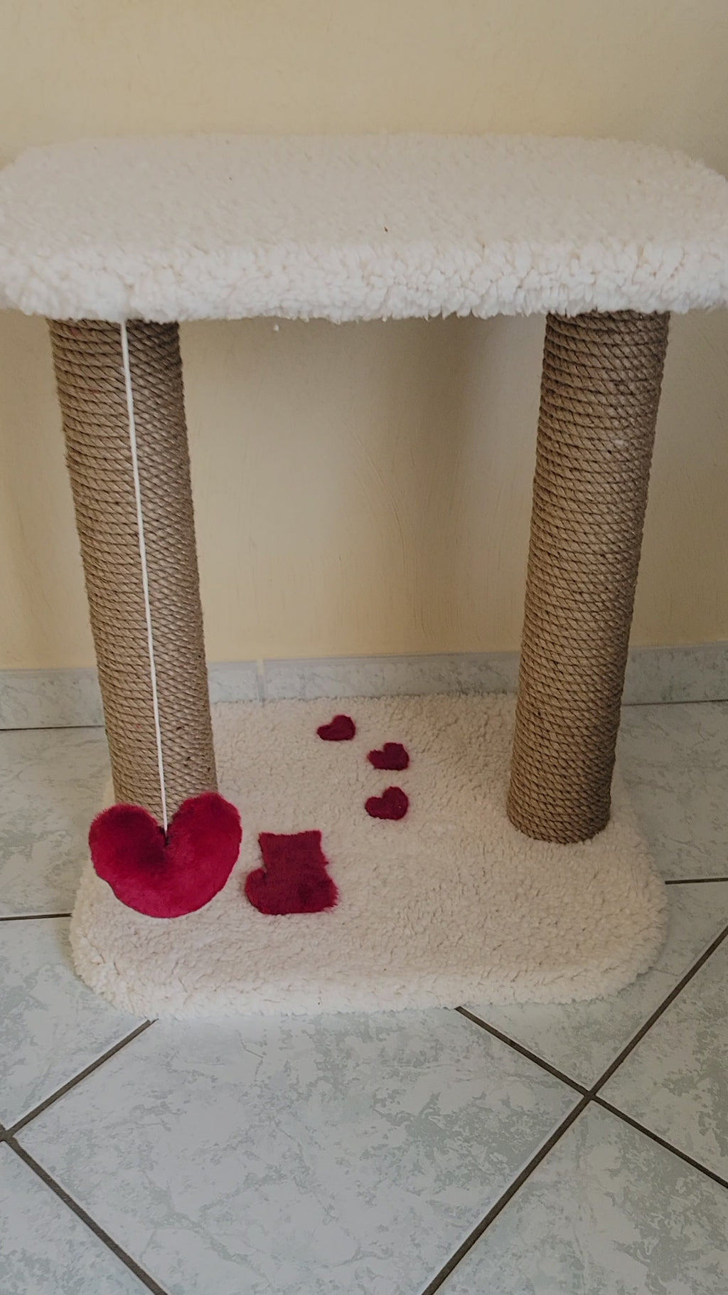 arbre à chat cadeau pour amoureux des chats