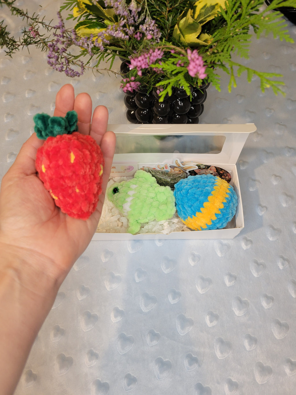 jouets pour chat fraise poisson oeuf paques