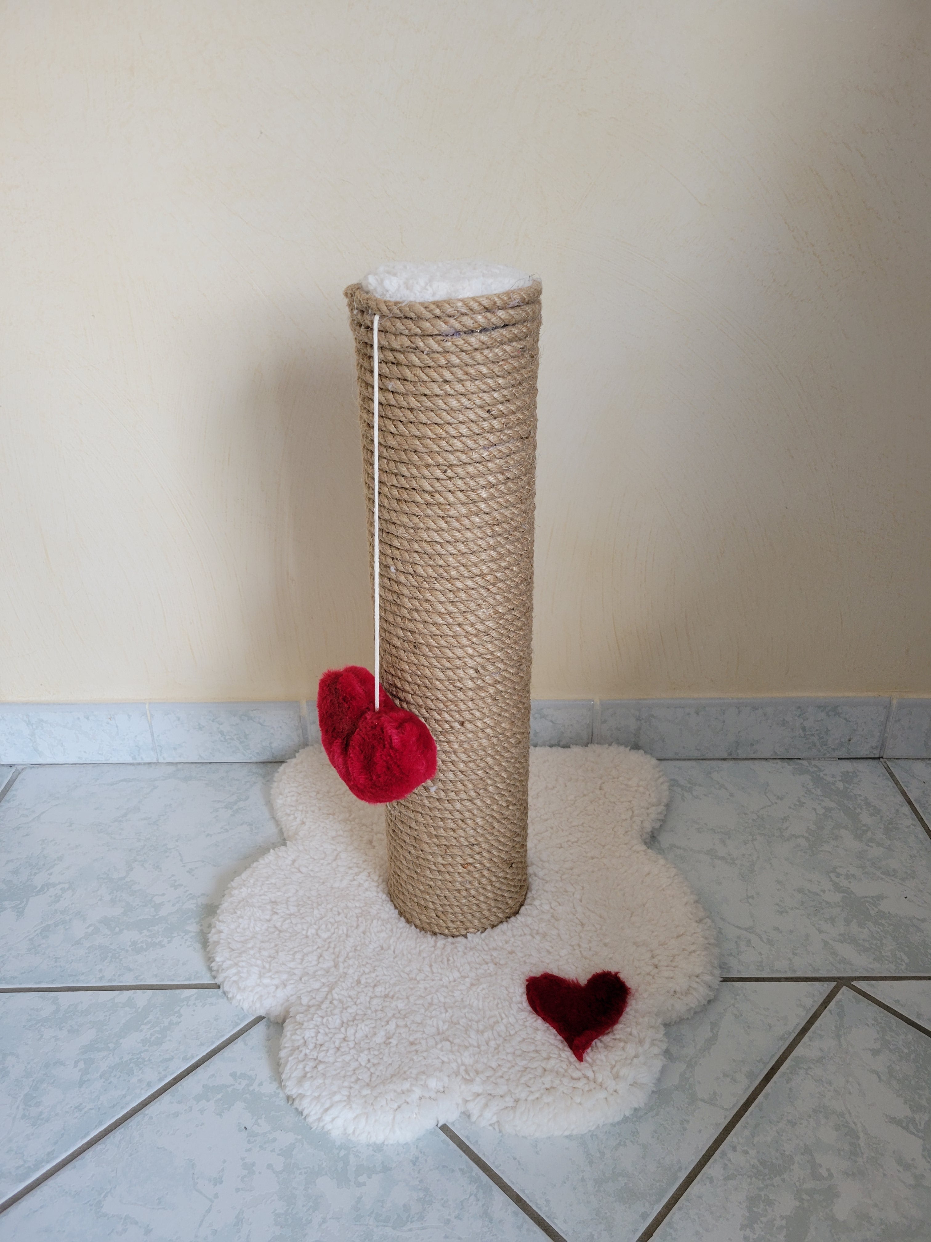 Arbre à chat artisanal stable hauteur 52 cm avec corde naturelle