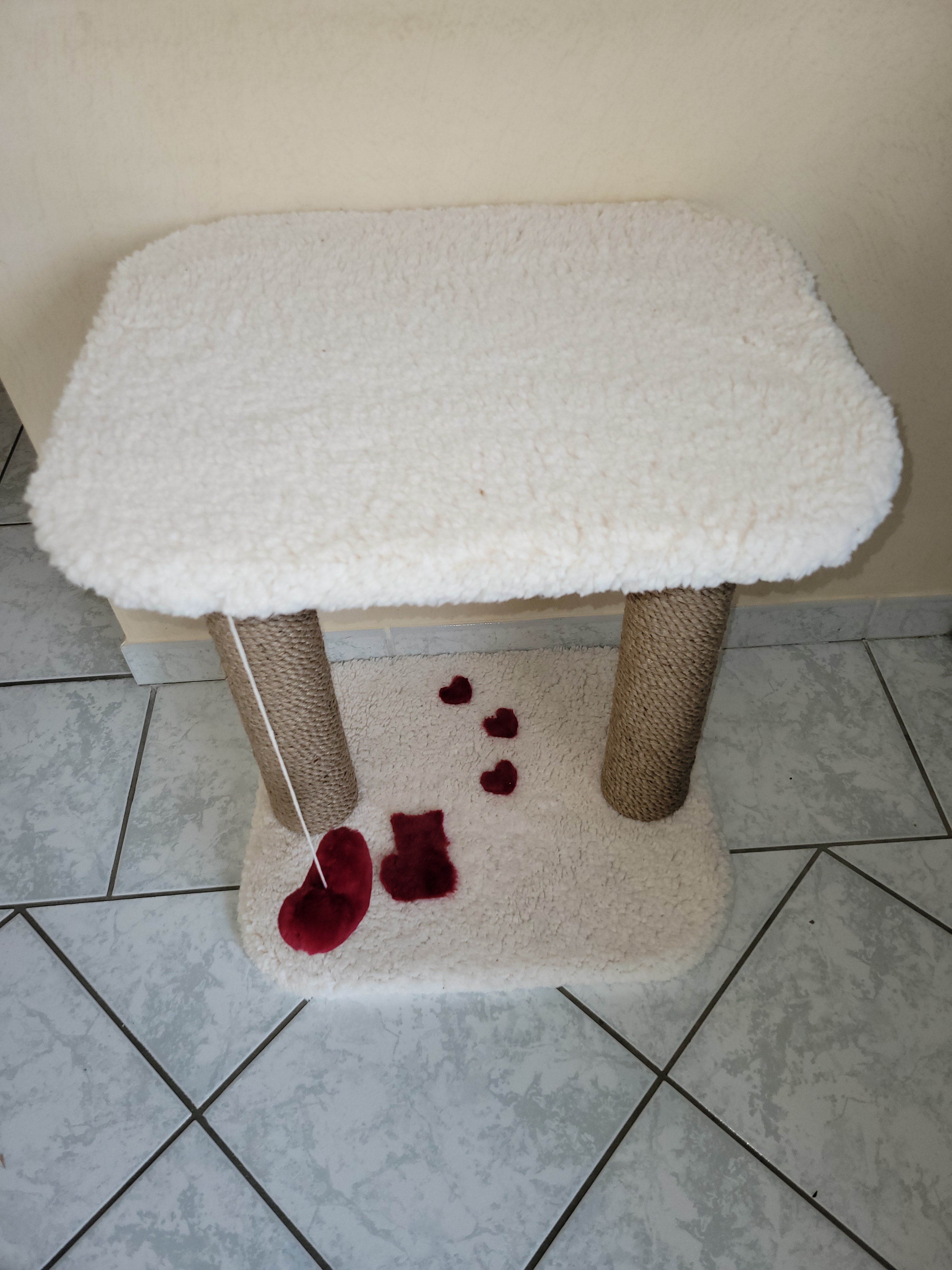 arbre à chat artisanal Modèle Amour avec griffoirs naturels