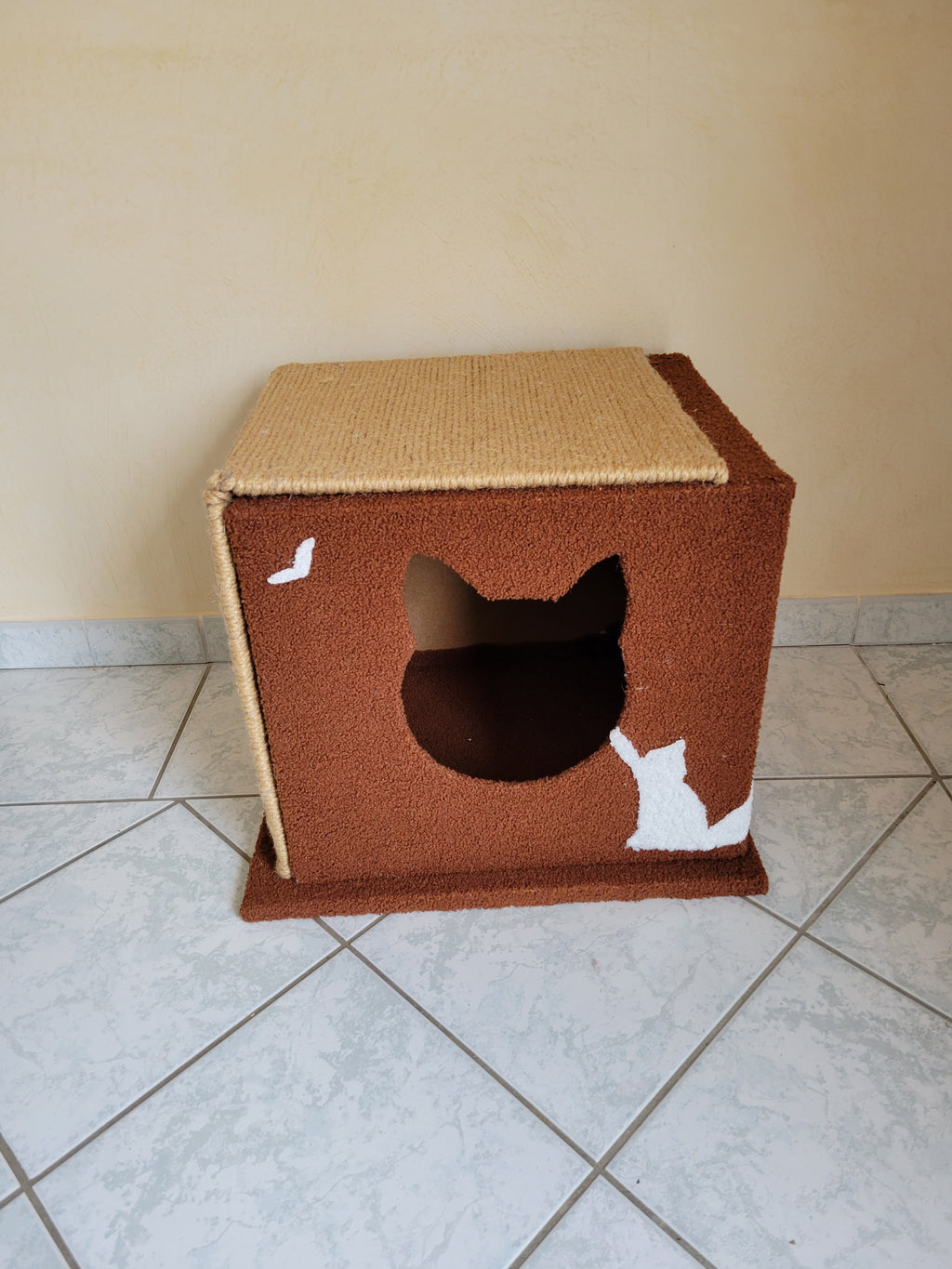 🏠 Maison pour chat avec griffoir double face – Édition limitée – 89 €