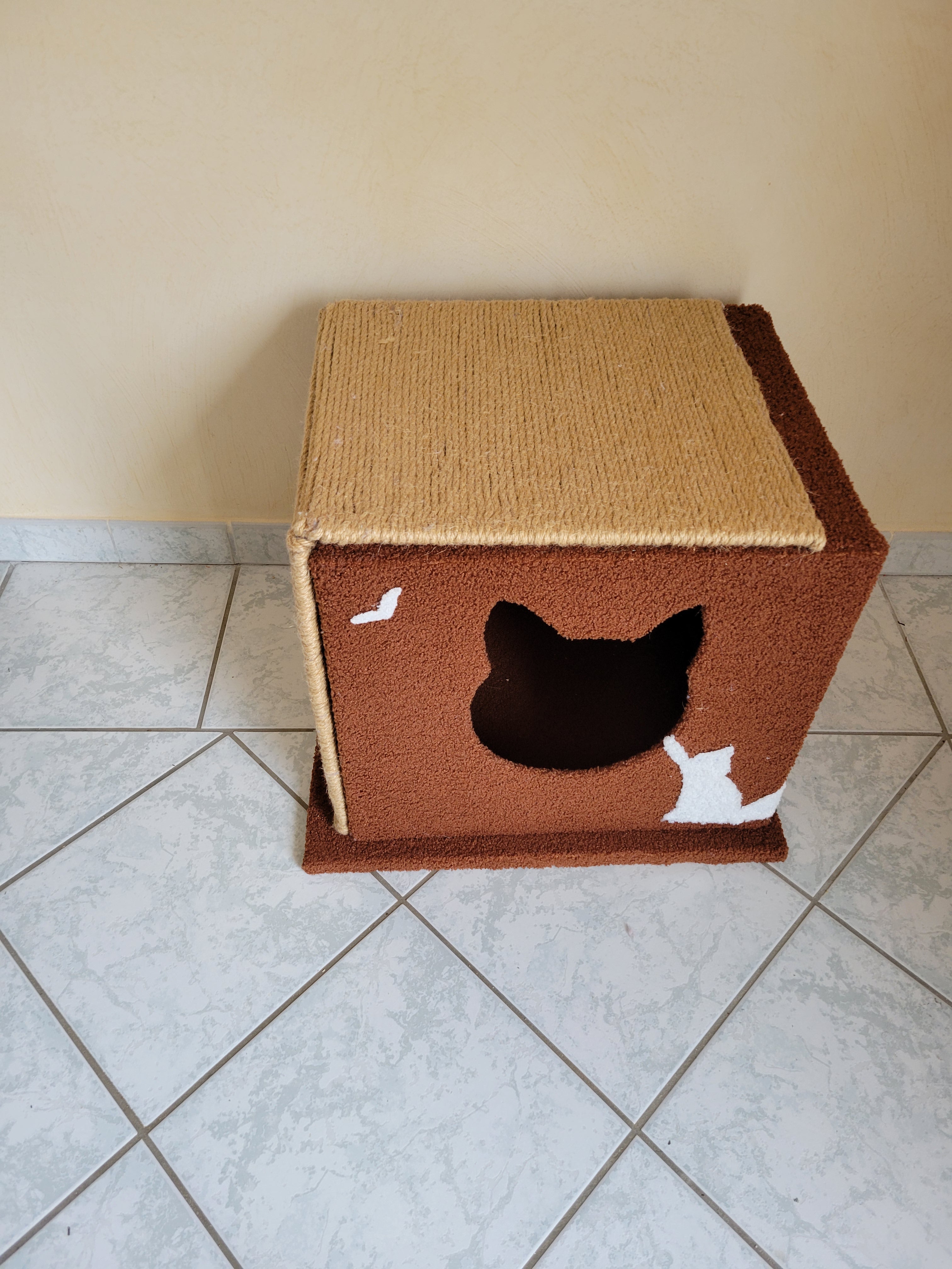 Maison pour chat compacte design moderne